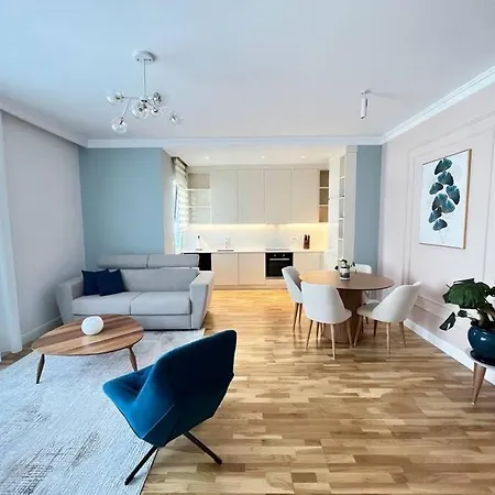 The Apartment Lunder